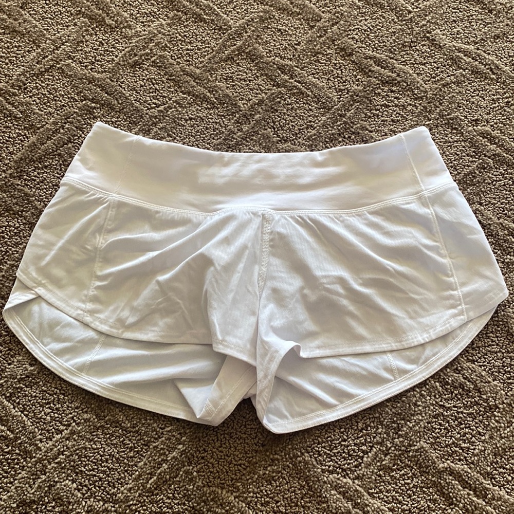 white lululemon 2.5 shorts
